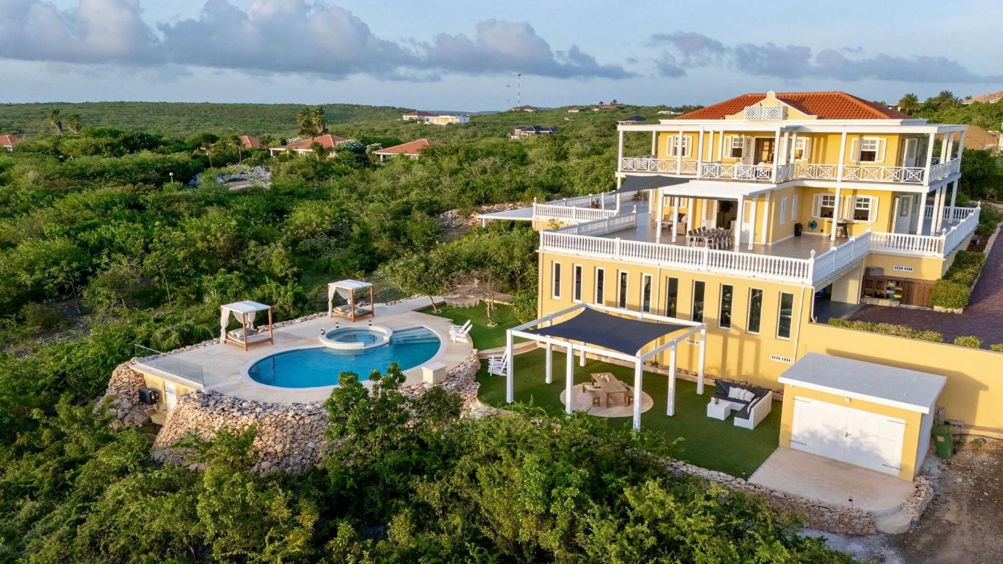 Coral Estate Rentals Willibrordus Exterior photo